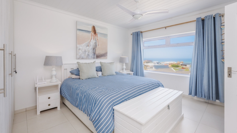 4 Bedroom Property for Sale in Oceanview Heights Western Cape